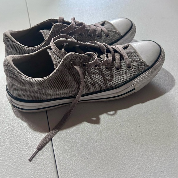 Low Top Converse - Picture 2 of 7